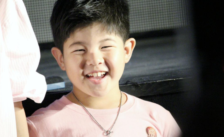 白展堂"变超级奶爸,离开儿子1天都不愿意,20年前曾是军艺校草