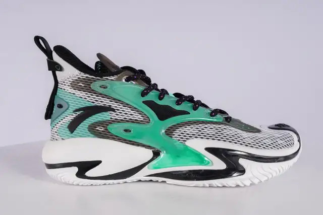 球鞋开箱丨安踏狂潮3代性价比很高的外场战靴