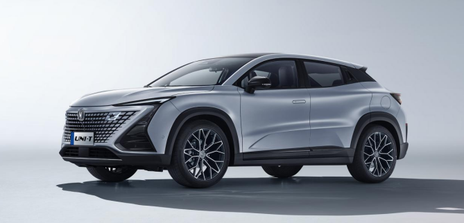 新款长安UNI-T曝光，换装20英寸大轮毂，就连动力也升级了