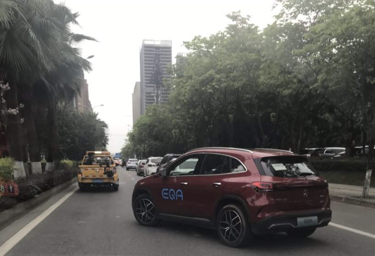 纯电SUV奔驰EQA实车曝光 续航里程超500km