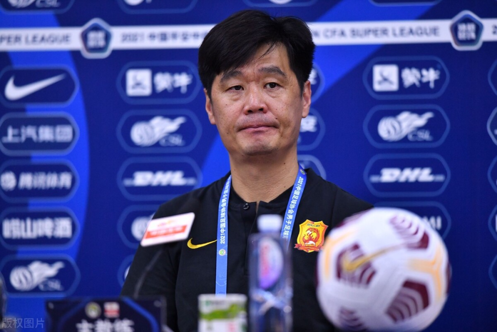 武汉队还会有大鱼新援加盟?李霄鹏首次回应,直言双方正在接触