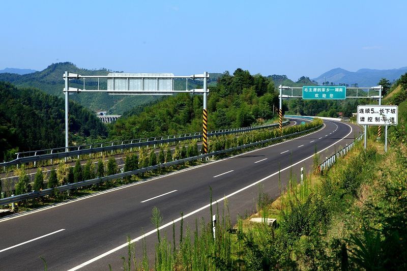 湖南一高速迎来扩建,全线长约154千米,将进一步优化当地交通网