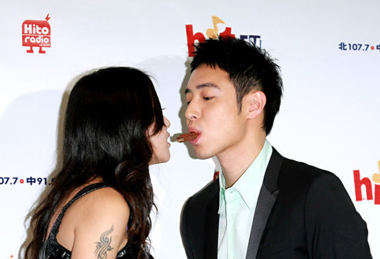 与张韶涵密恋3年,却疑似因范玮琪分手!潘玮柏最终娶了女网红