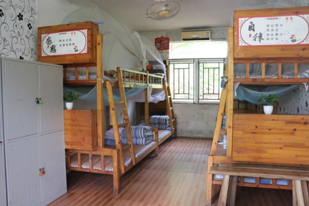 江西省西山学校隶属中国十大品牌教育集团——西山教育集团.