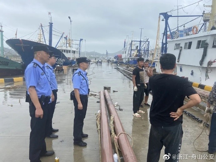 浙江舟山公安台风烟花