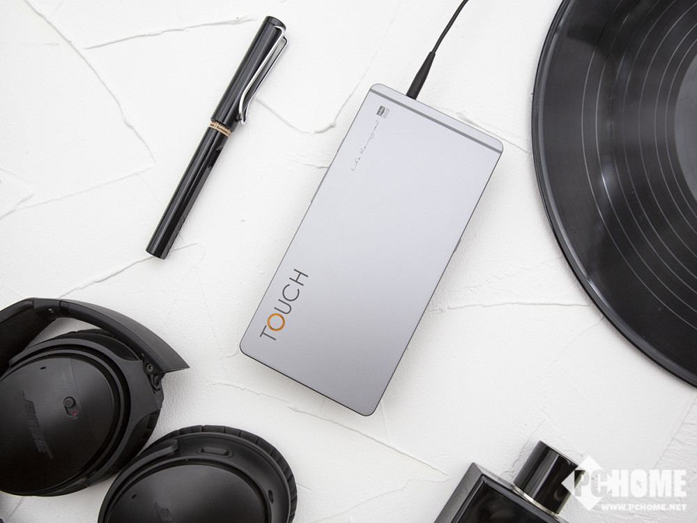 阅读器只配看书?海信touch图赏给我们另一个答案