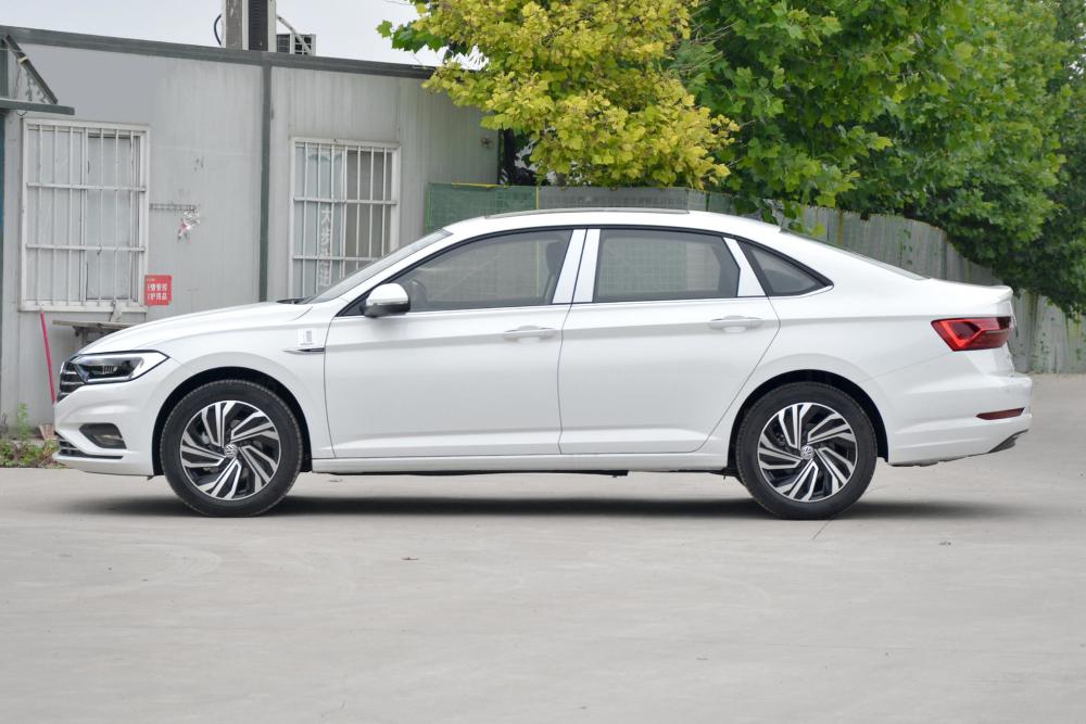 预算15万左右，选大众速腾还是丰田亚洲狮？对比后一清二楚