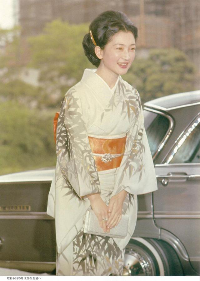 日本上皇后美智子拒绝与上皇合葬 只怪婆婆刁钻 丈夫是妈宝男 腾讯新闻