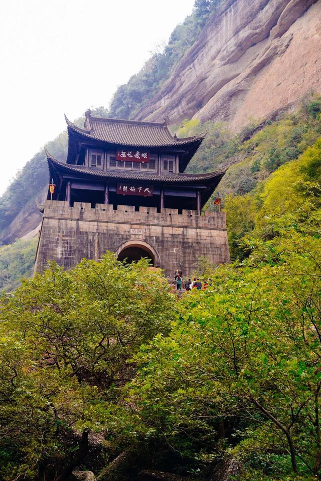 剑门关一夫当关万夫莫开