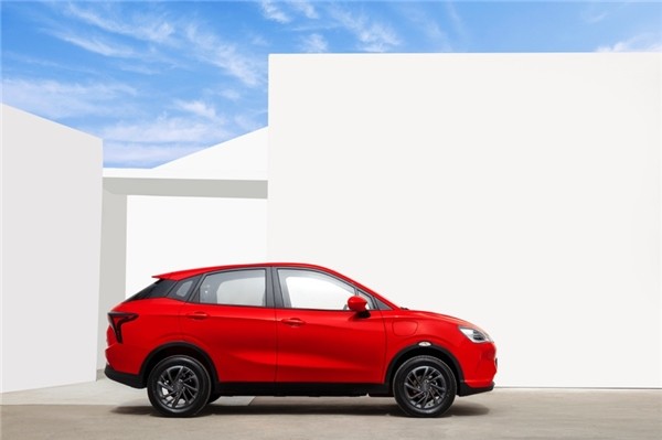 细说哪吒V 看这“车界小米1”如何引爆纯电小车市场？