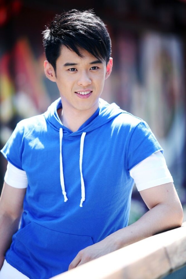 既然高昊已经决定回到荧幕了,那么大家还是多多期待他接下来的作品吧.