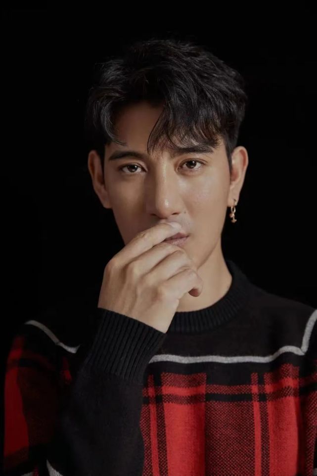 蒲巴甲在神圣的表演里寻找最优自我