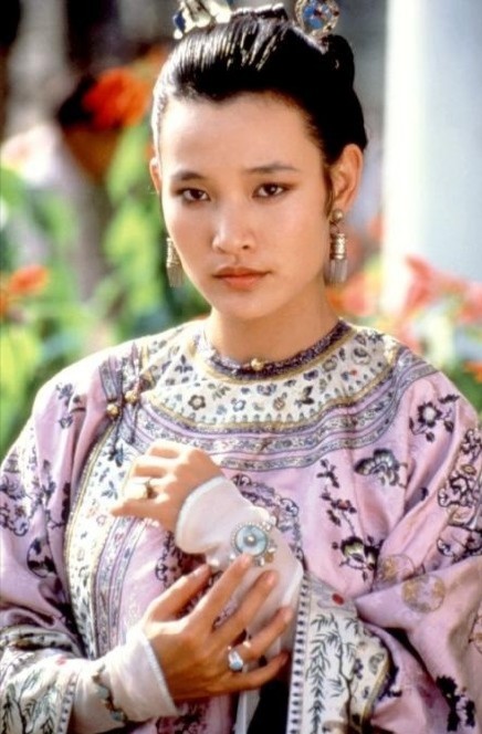 1986年拍摄完成的《大班》,这是陈冲在好莱坞闯荡多年后参演的第一部