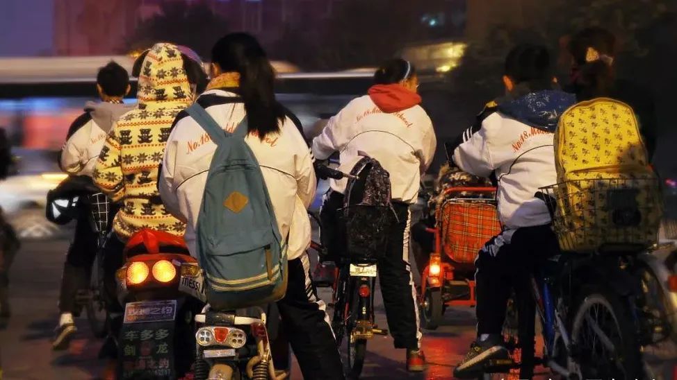 戴头盔竟成禁摩理由！？