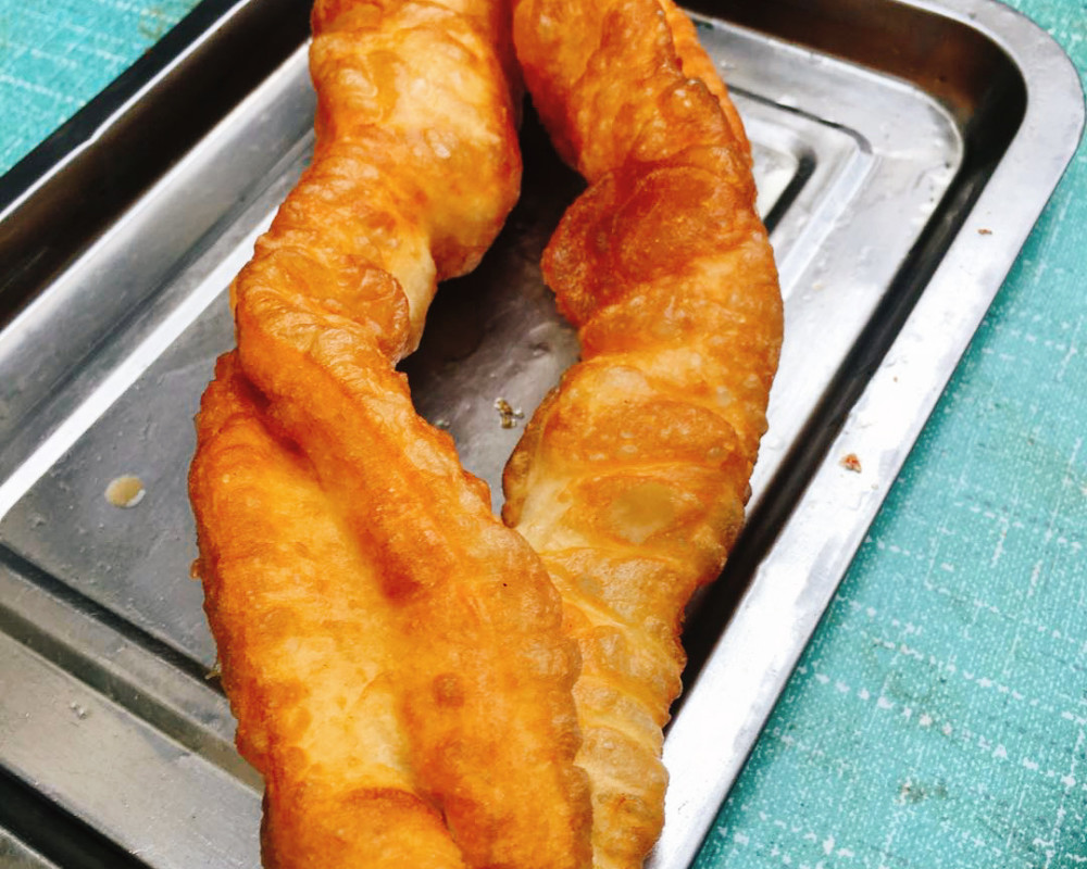 也许为了这一根酥脆的老式油条它值得你早起