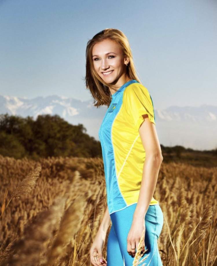 哈萨克斯坦女旗手仙女下凡曾在伦敦奥运会上夺三级跳远金牌