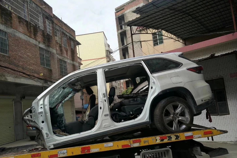 小伙花9万组装一辆丰田汉兰达，分批购买车体和引擎，调校四驱有学问