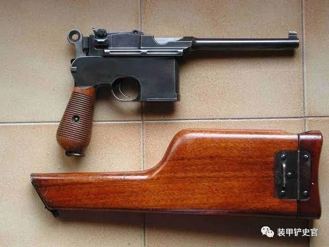 意大利海军版毛瑟c96及其配套的木制枪套.