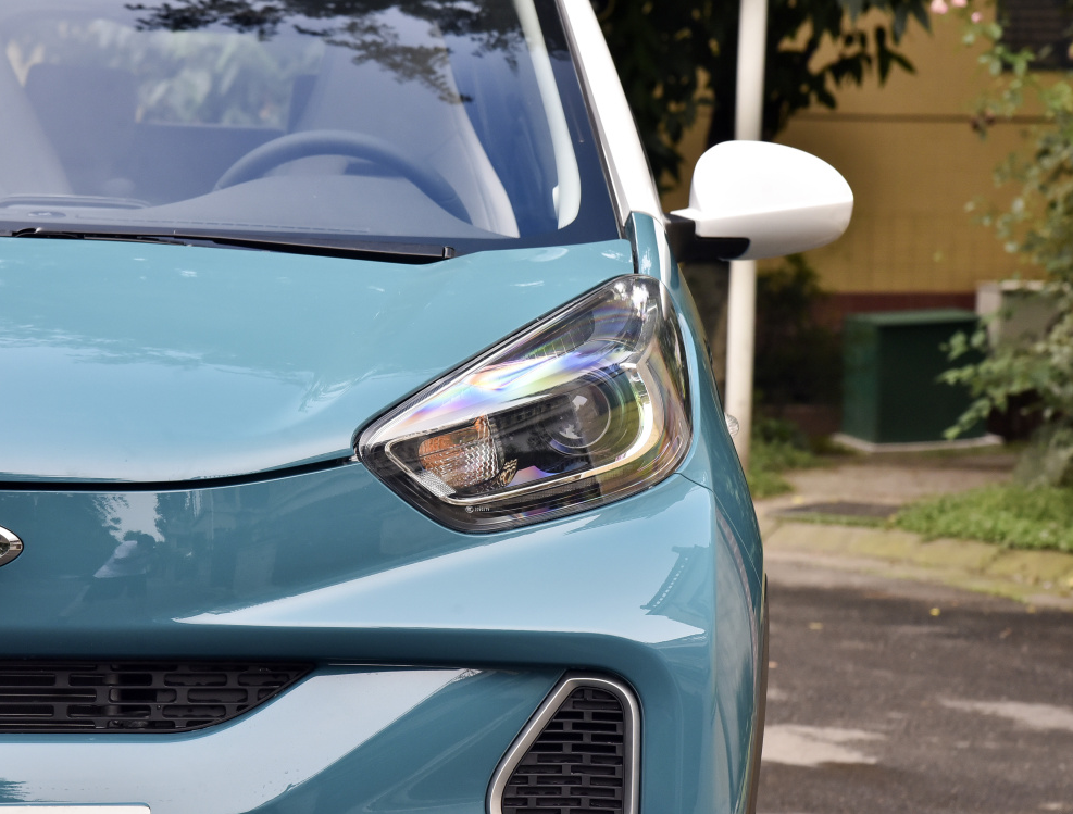 3门4座设计，续航可达408KM，还是四轮独悬结构，奇瑞这车仅5万多