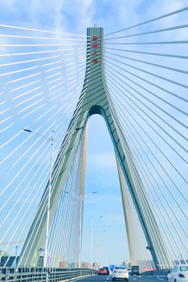 建设中的沥桂同心桥.叶志华 摄建设中的广佛出口放射线二期.