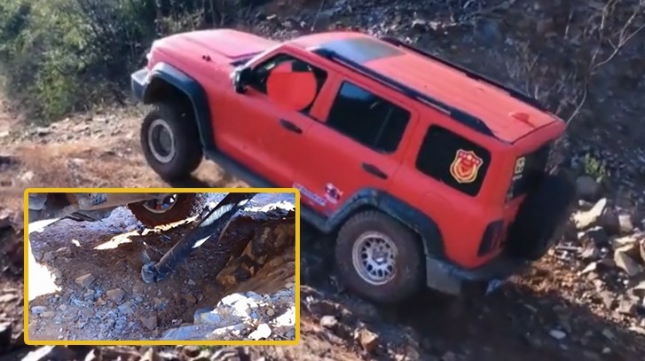 “保定牧马人”坦克300，还真成了越野“英雄”？