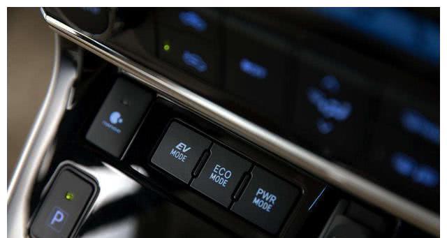 比亚迪用中文按键被说土，王传福却说错也坚持不改，这是中国文化