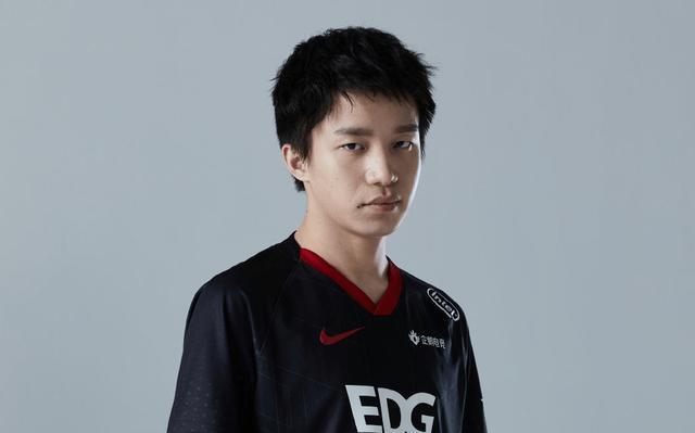 clearlove正式归来!edg和we比赛首发公布:厂长时隔2年重返赛场