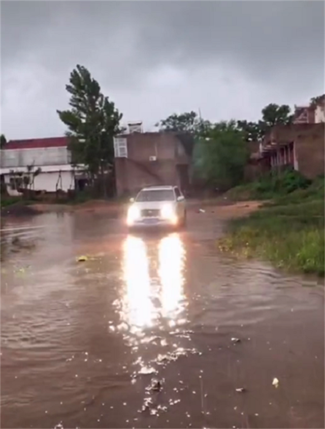 出场一次需6位数的Giao哥，出门开普拉多，画面感十足！