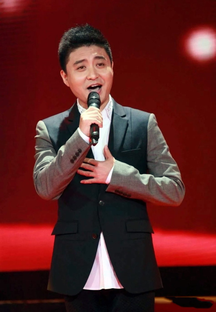 相声演员周炜遭逼捐疑似骂人后辟谣被盗号体制内演员也有苦衷