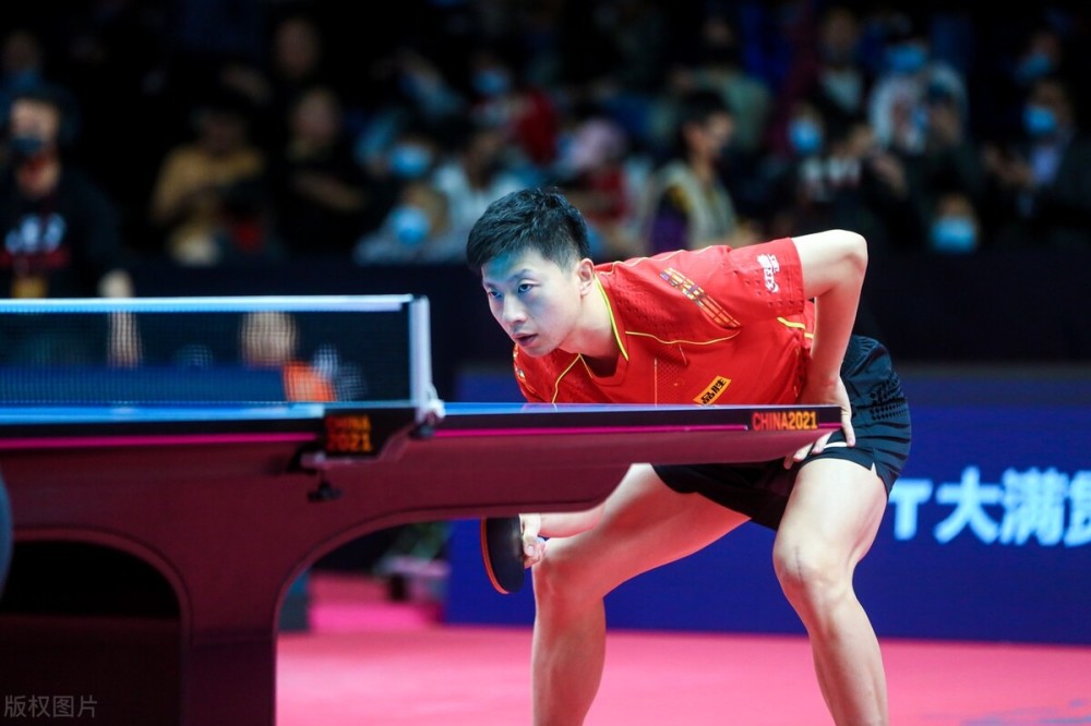 汽车界的“六边形战士”，大沙发比轩逸还舒服，混动油耗仅4L