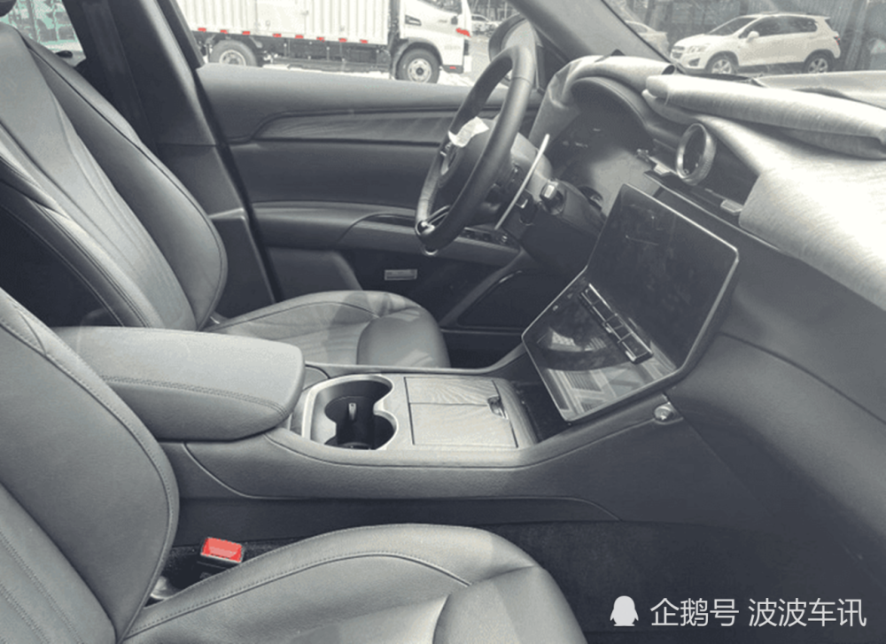 玛莎拉蒂Grecale内饰曝光，内饰采用了很前卫的设计