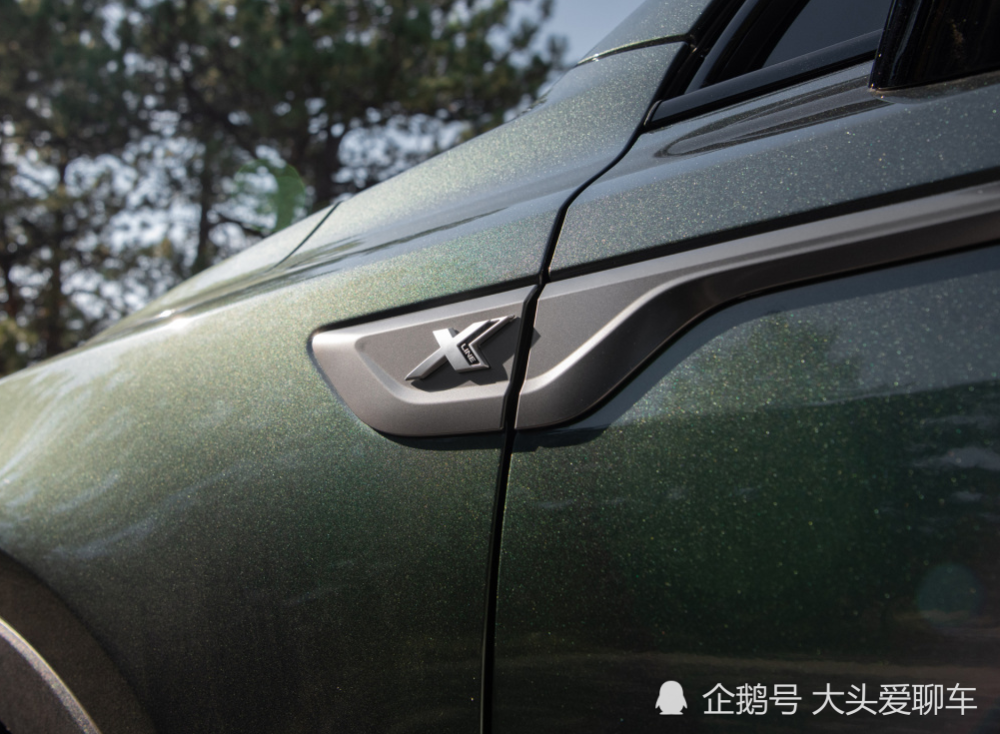 起亚又一“精品”SUV登场！配2.5T＋四驱，实力不输大众途昂