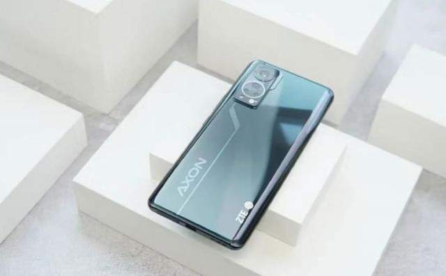 最便宜的屏下手机中兴a30屏下版再放大招打造三个全球首创