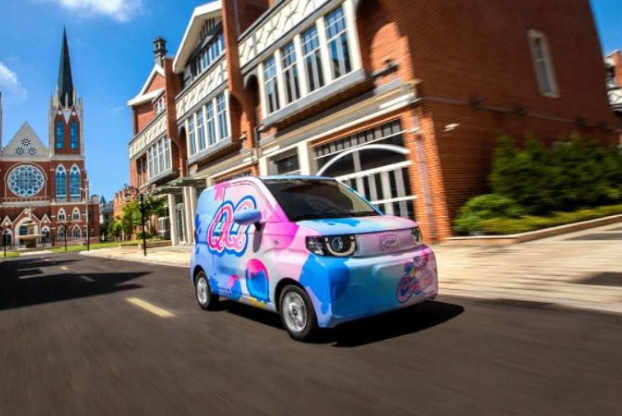 换代奇瑞QQ纯电“撞脸”宏光mini ev，代步神车？