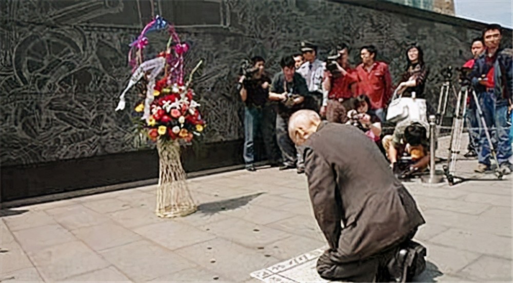 日本老兵来我国忏悔 曾迫害33名中国女性 晚年儿孙意外身亡 全网搜