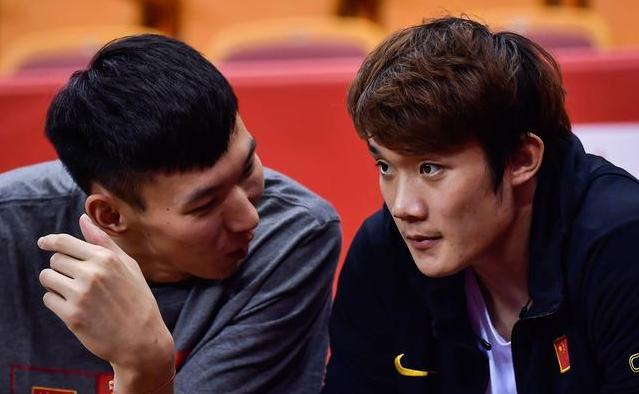 cba CBA顶薪之人出手了，睢冉旗下强人捐款50万元，丁彦雨航只有1句话
