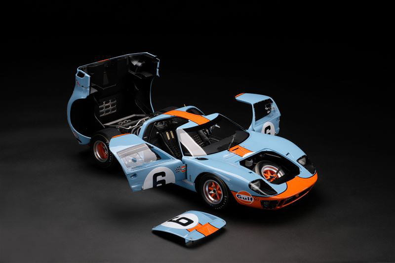 1969年由jacky ickx和jackie oliver驾驶海湾石油涂装的gt40拿下最终