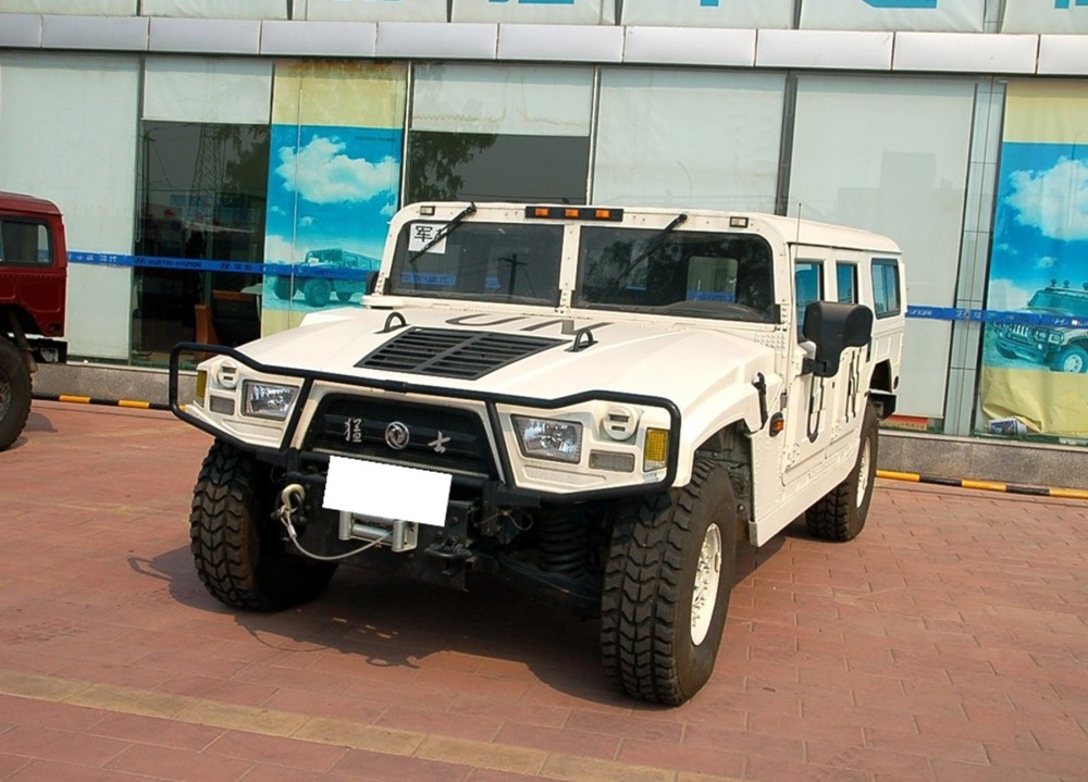 女子88万喜提东风猛士，开了半月受不了：开它就像开坦克