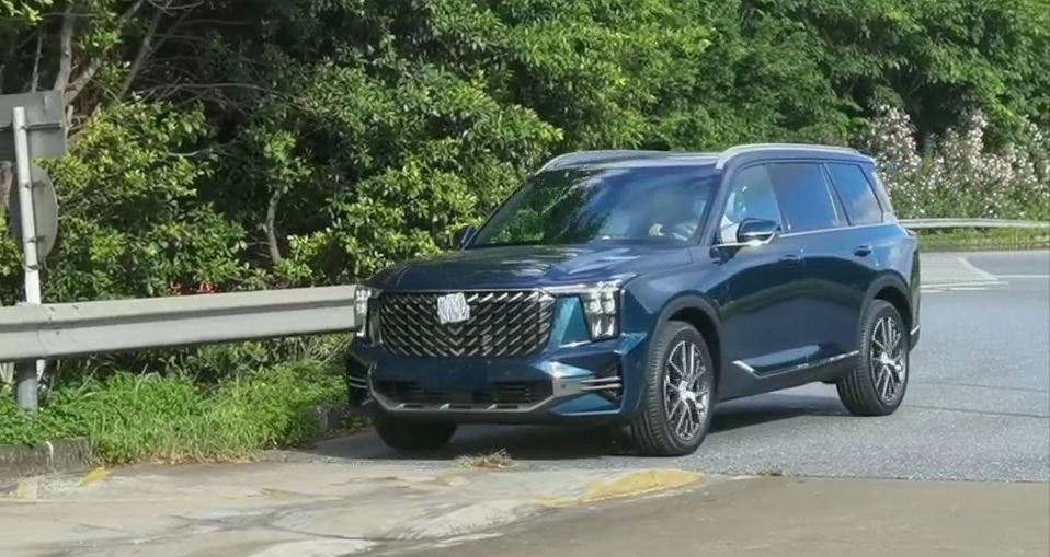 第二代传祺GS8终于来了，产品力全面升级，能击败丰田汉兰达吗？