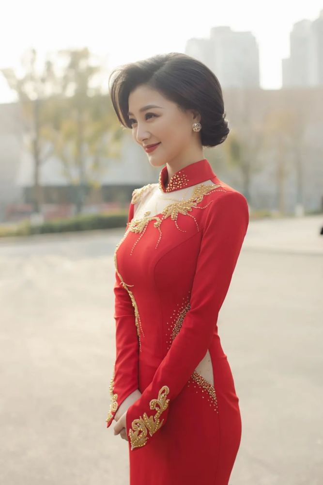 苏丹丹的专业专注令人佩服龙治宇的全能全才也让人连连称赞作为"半路