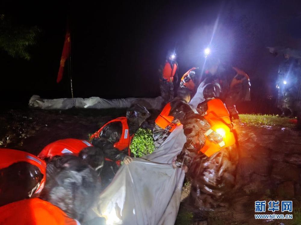 随着降雨向河南北部移动,战区部队也迅速开赴汤阴,淇县,卫辉,杞县等多