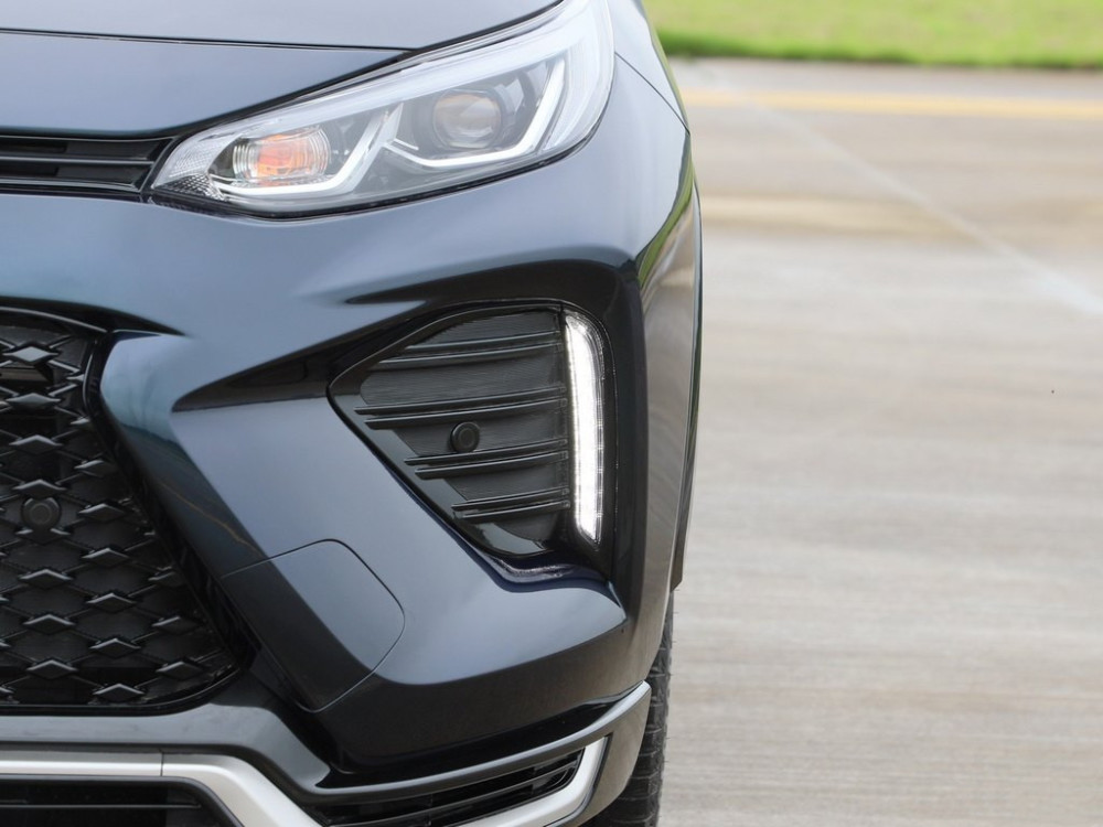 能当床，插电能吃火锅，提速5.92秒，油耗5.2L，丰田这次玩大了