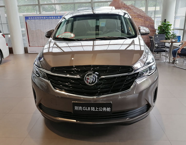 体验“次低配”别克GL8，又又又涨价了，内饰奢华，价格满意吗？