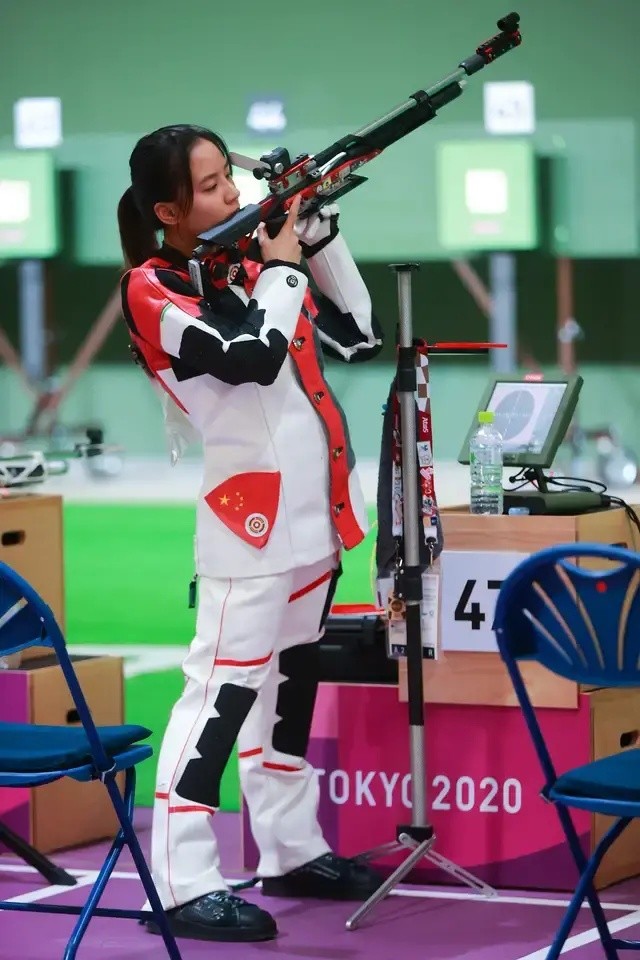 王璐瑶未进决赛后晒自拍被骂赛场失利运动员遭受网暴令人心疼