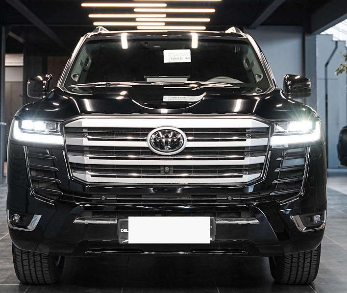 丰田“大块头”兰德酷路泽来了！动力系统改变明显，内饰太妖艳