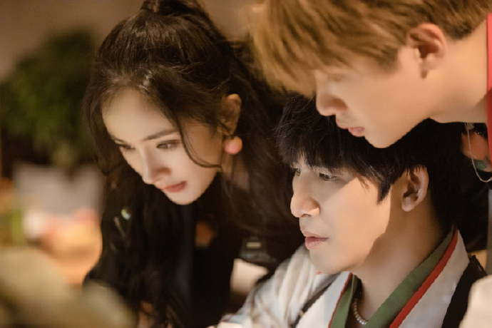 剧本杀密室成综艺新宠杨幂邓伦黄明昊受益或将带动流行趋势