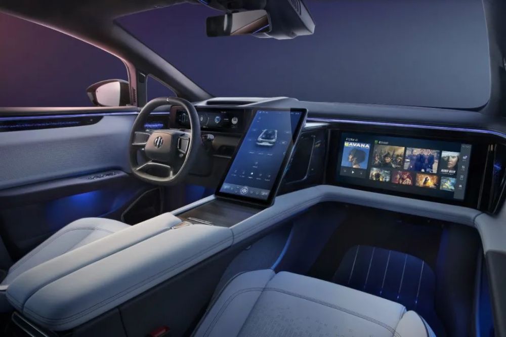 新能源汽车上半年产销增两倍，车载显示市场前景如何？