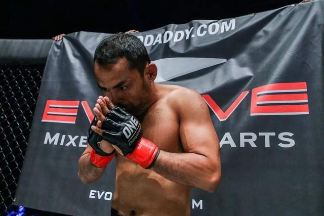 格斗王子圆笼首秀确定 对手竟是初代冠军 全网搜