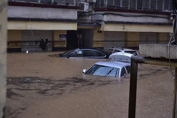 八方支援 这些企业在践行责任 一汽4500万 吉利3000万