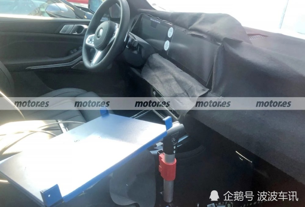 新款宝马X7内饰谍照曝光，换装连体悬浮式大屏